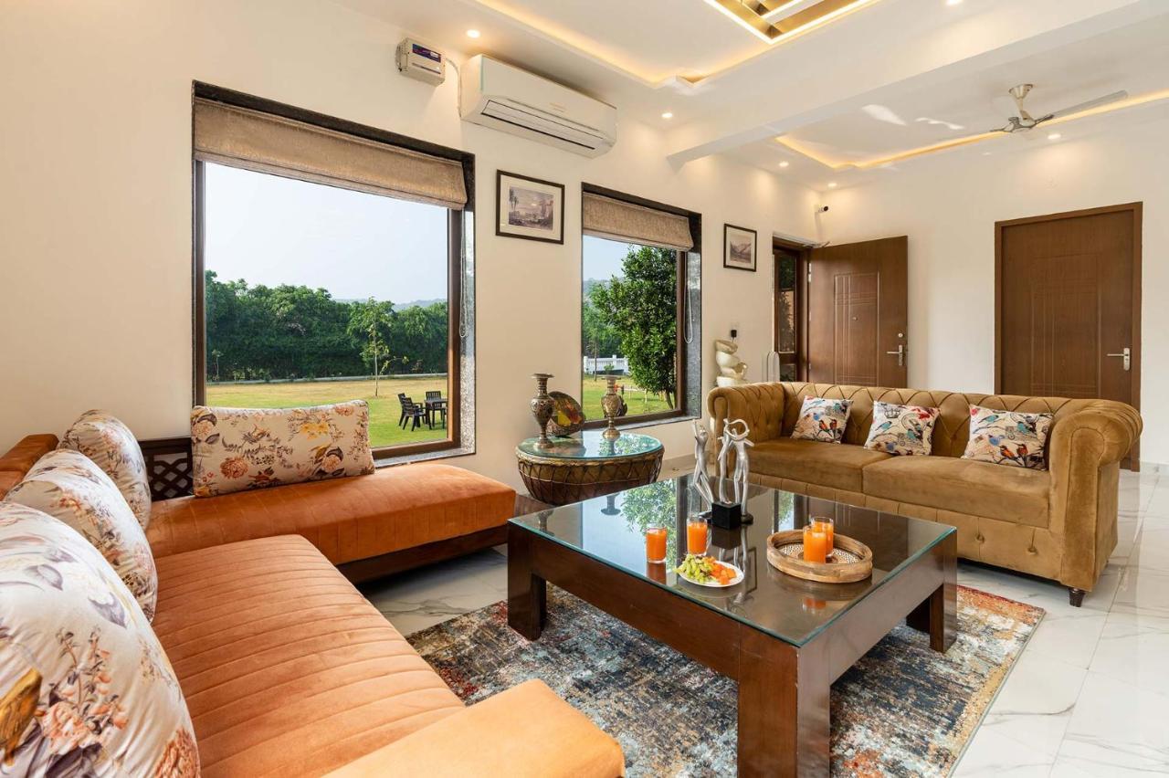 Brookvale Manor By Stayvista - Private Pool Haven With Endless Views & Indoor Fun Sohna Dış mekan fotoğraf