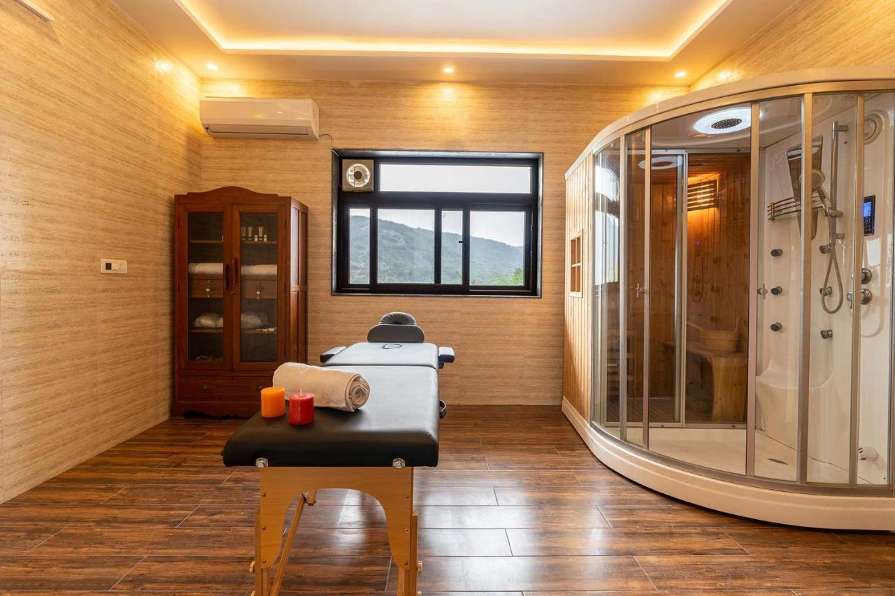 Brookvale Manor By Stayvista - Private Pool Haven With Endless Views & Indoor Fun Sohna Dış mekan fotoğraf