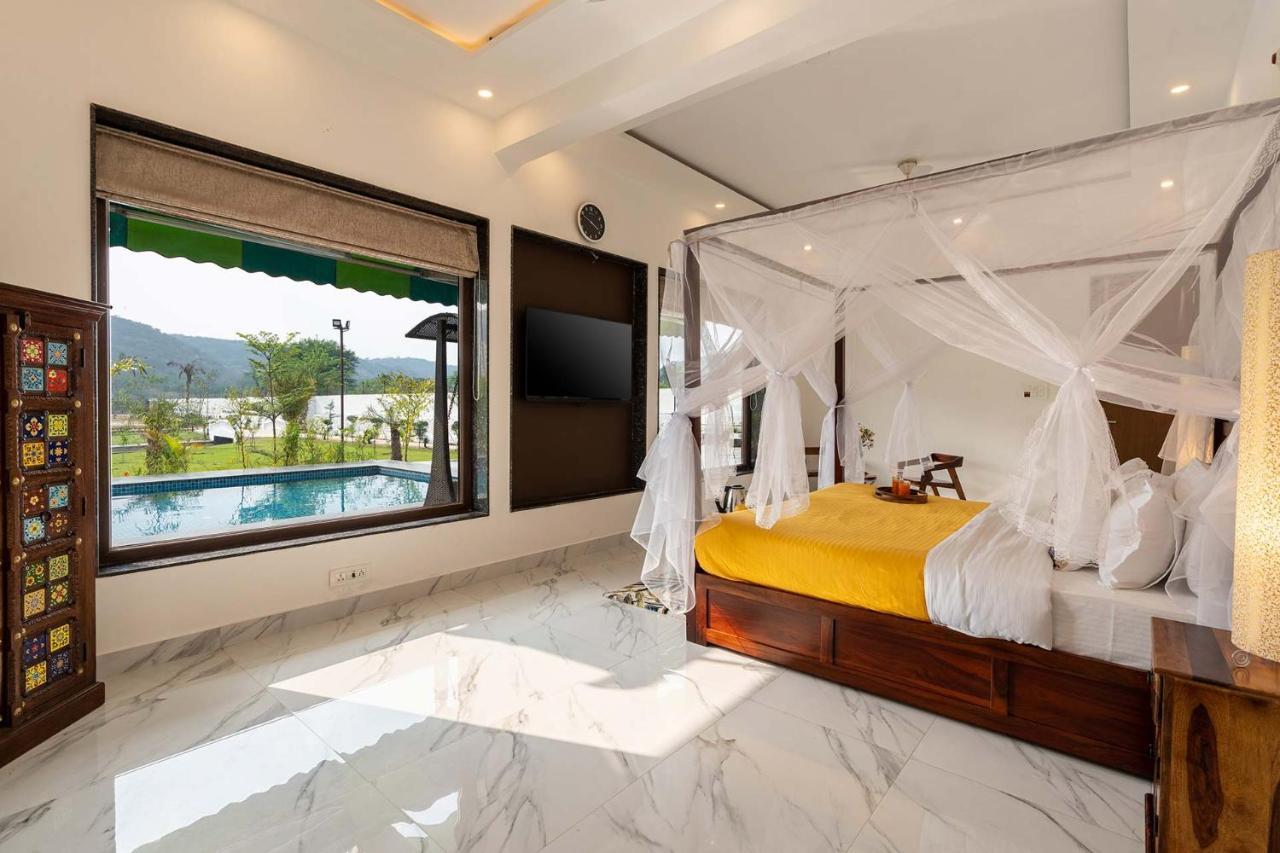 Brookvale Manor By Stayvista - Private Pool Haven With Endless Views & Indoor Fun Sohna Dış mekan fotoğraf