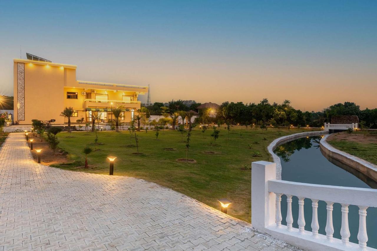 Brookvale Manor By Stayvista - Private Pool Haven With Endless Views & Indoor Fun Sohna Dış mekan fotoğraf