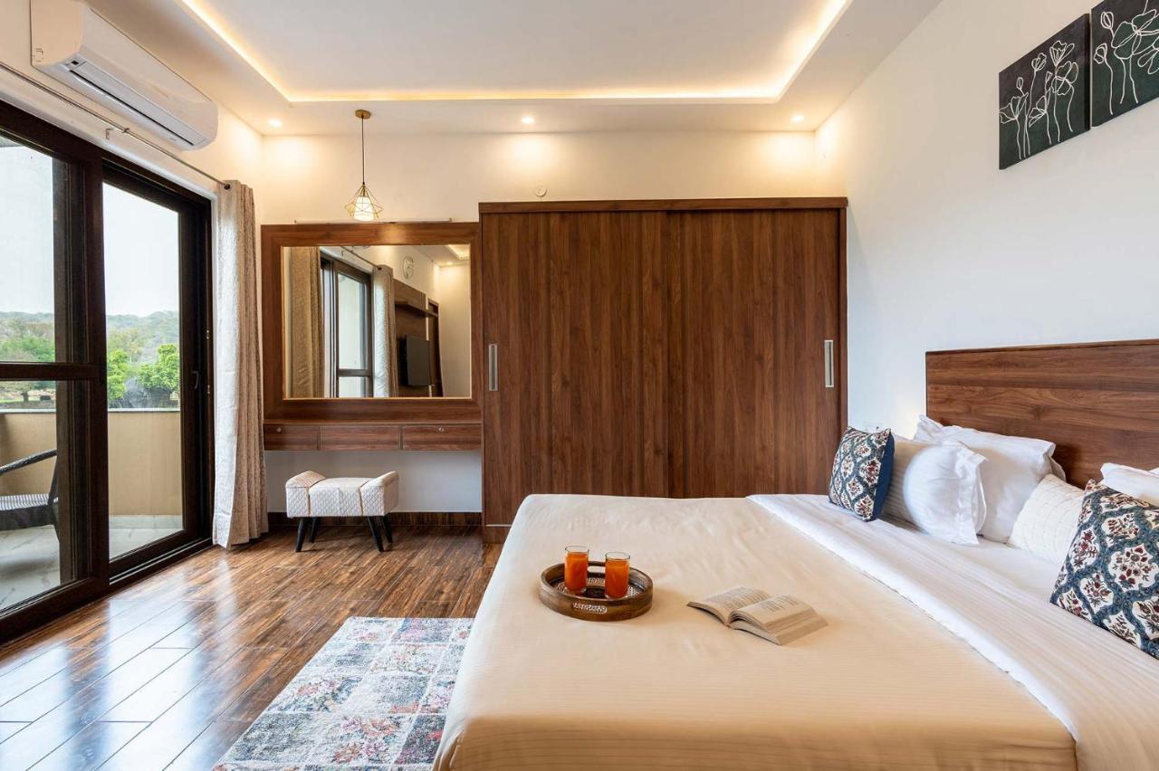 Brookvale Manor By Stayvista - Private Pool Haven With Endless Views & Indoor Fun Sohna Dış mekan fotoğraf