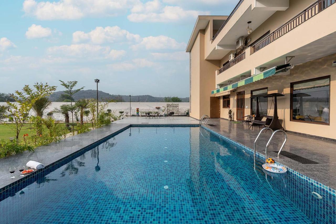 Brookvale Manor By Stayvista - Private Pool Haven With Endless Views & Indoor Fun Sohna Dış mekan fotoğraf