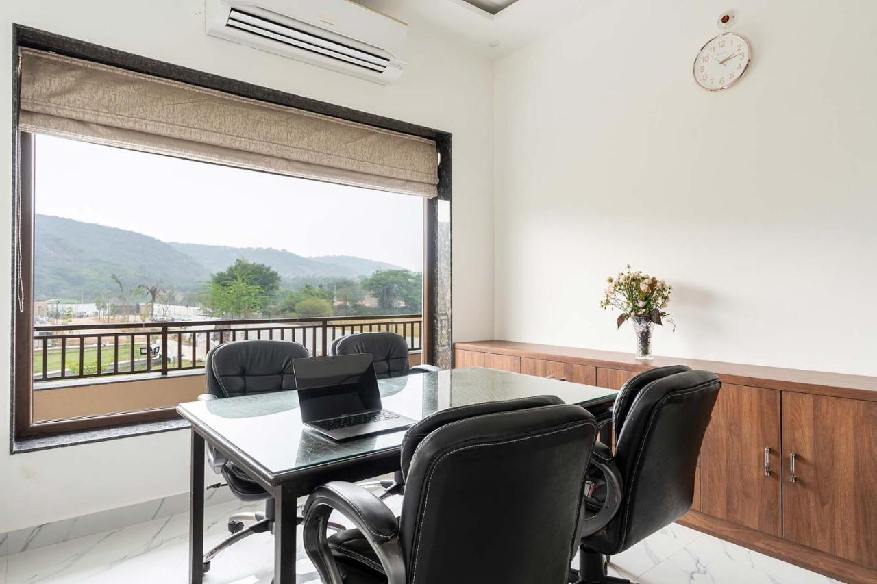 Brookvale Manor By Stayvista - Private Pool Haven With Endless Views & Indoor Fun Sohna Dış mekan fotoğraf