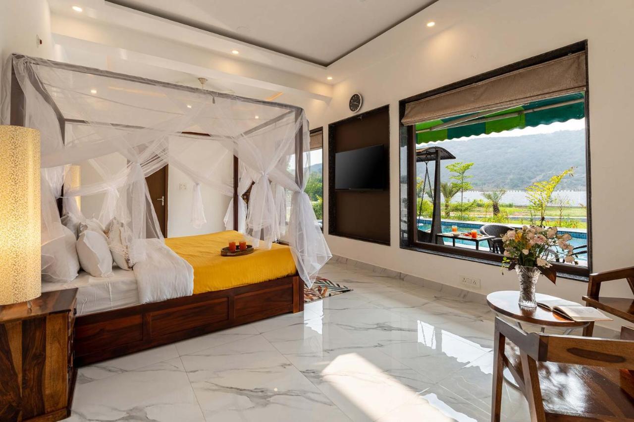 Brookvale Manor By Stayvista - Private Pool Haven With Endless Views & Indoor Fun Sohna Dış mekan fotoğraf