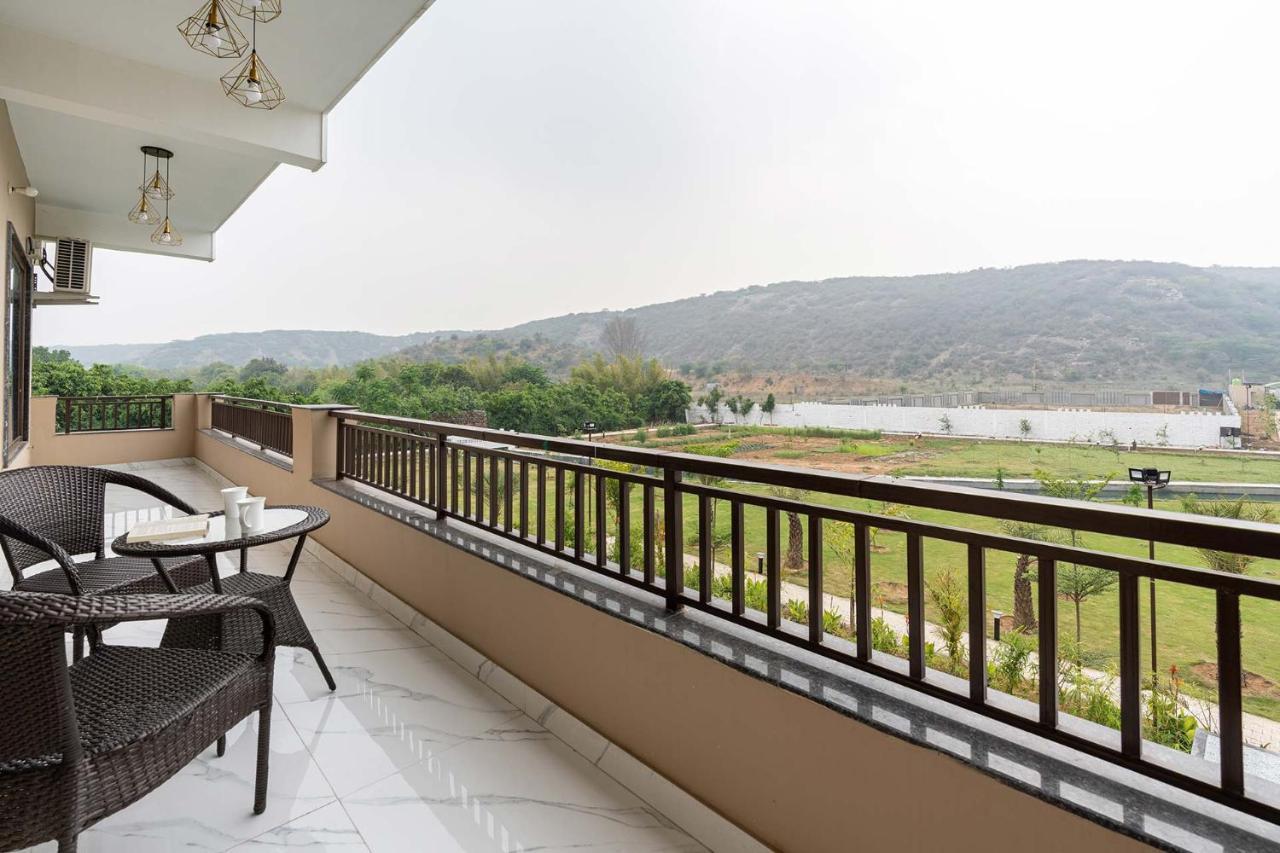 Brookvale Manor By Stayvista - Private Pool Haven With Endless Views & Indoor Fun Sohna Dış mekan fotoğraf
